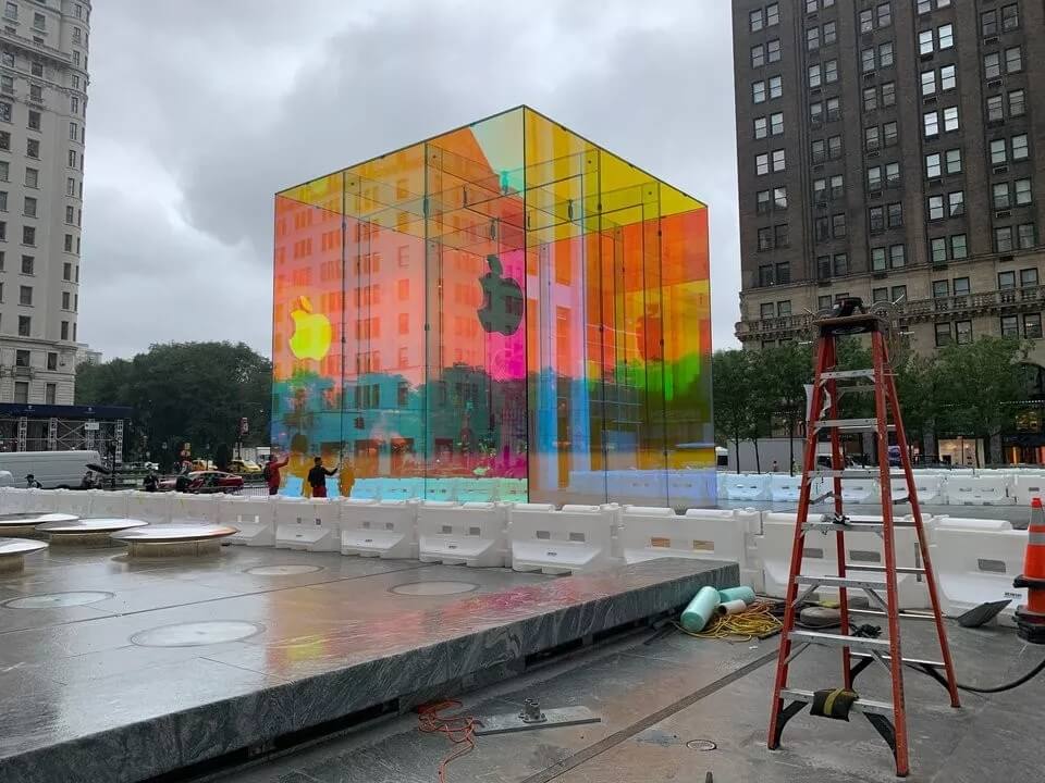 這一次，蘋果店讓大家「性高潮」了！網(wǎng)友：在紐約大道升起彩虹！