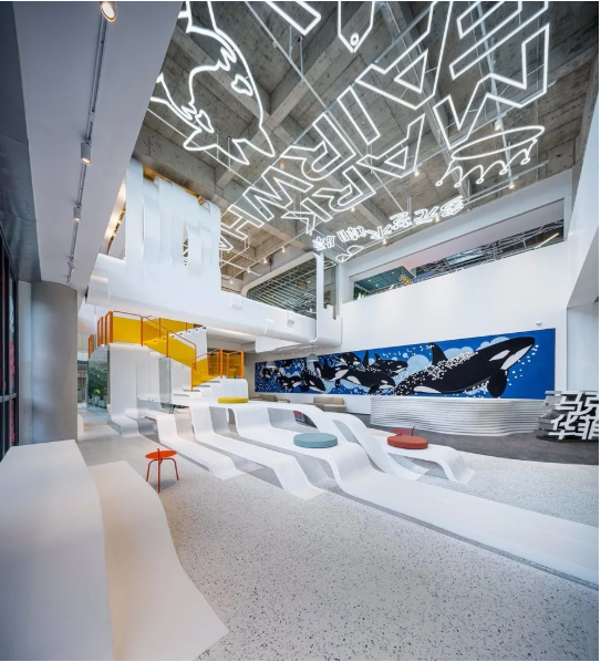 辦公室規(guī)劃成這樣 你還想在家辦公嗎？--馬克華菲上?？偛哭k公室